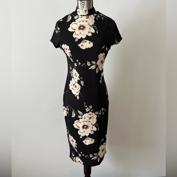 Black Flowered Dress - Picture 2 of 5